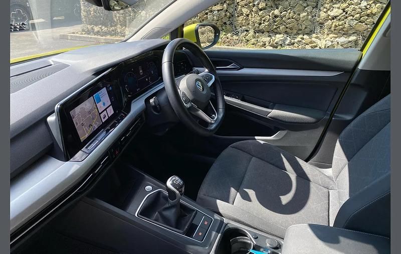 Used VW Golf VIII Life 110 HP (80 kW) 2021 Yellow Hatchback