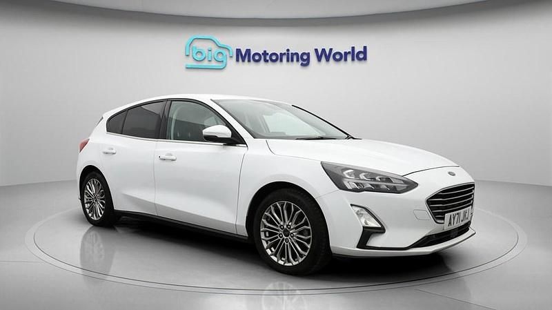 Used Ford Focus Titanium X 155 HP (114 kW) 2021 White Hatchback