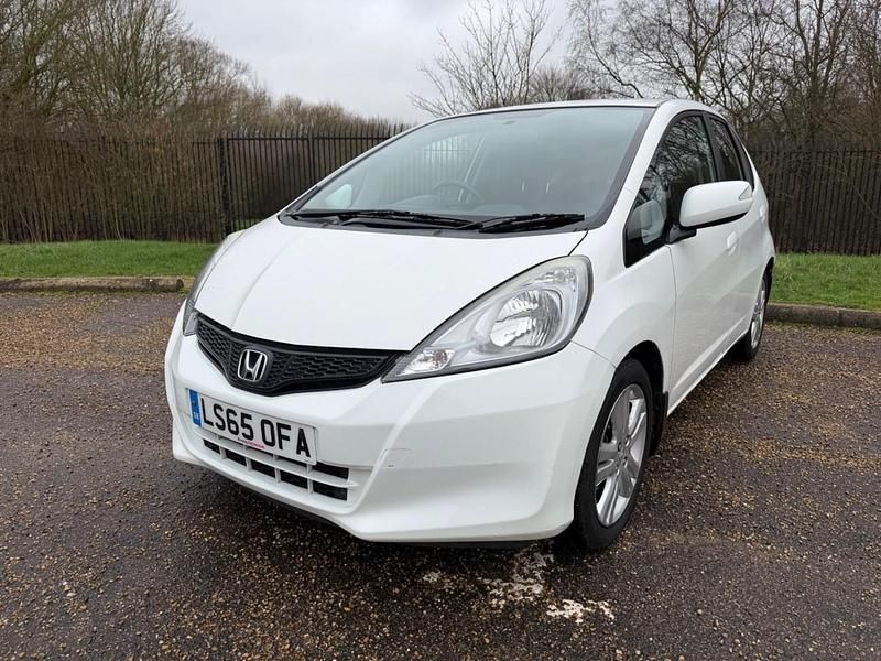 Used Honda Jazz ES 2015 White Hatchback