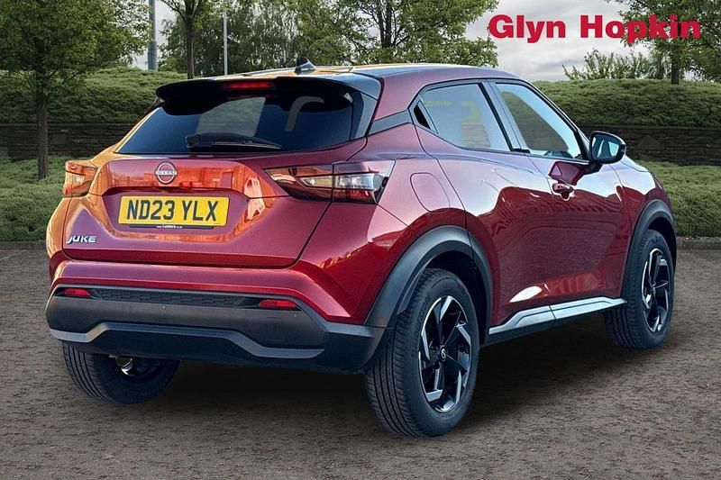 Used Nissan Juke N-Connecta 114 HP (83 kW) 2023 Red SUV