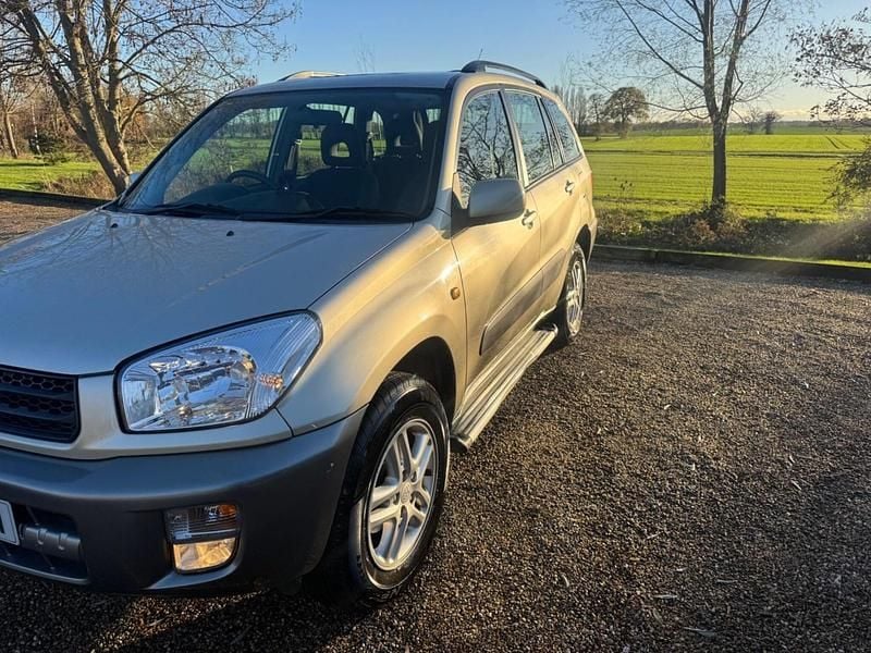Gold Used 2003 Toyota RAV4 Estate | £2,291 (Good price) - Image 1/4