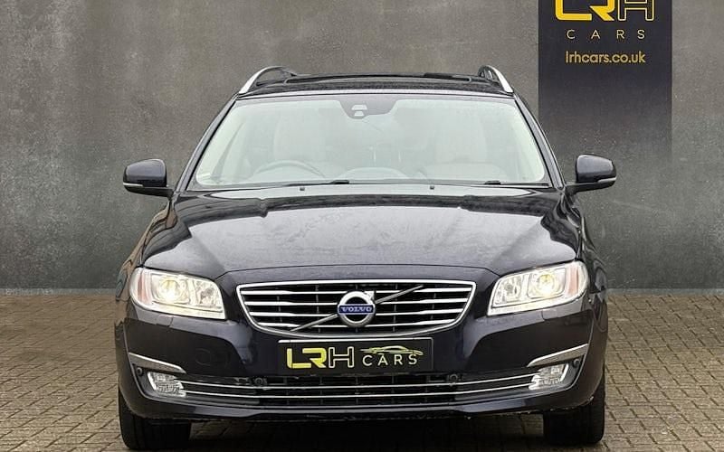 Used 2015 Volvo V70 SE Lux Estate | £12,950 (Expensive) - Image 1/4