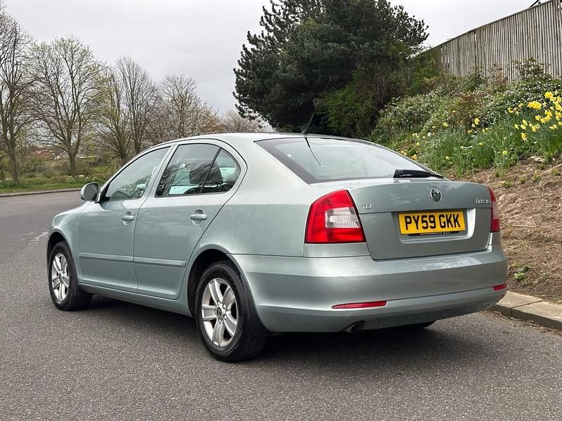 Usado Skoda Octavia SE 2009 Verde Utilitario