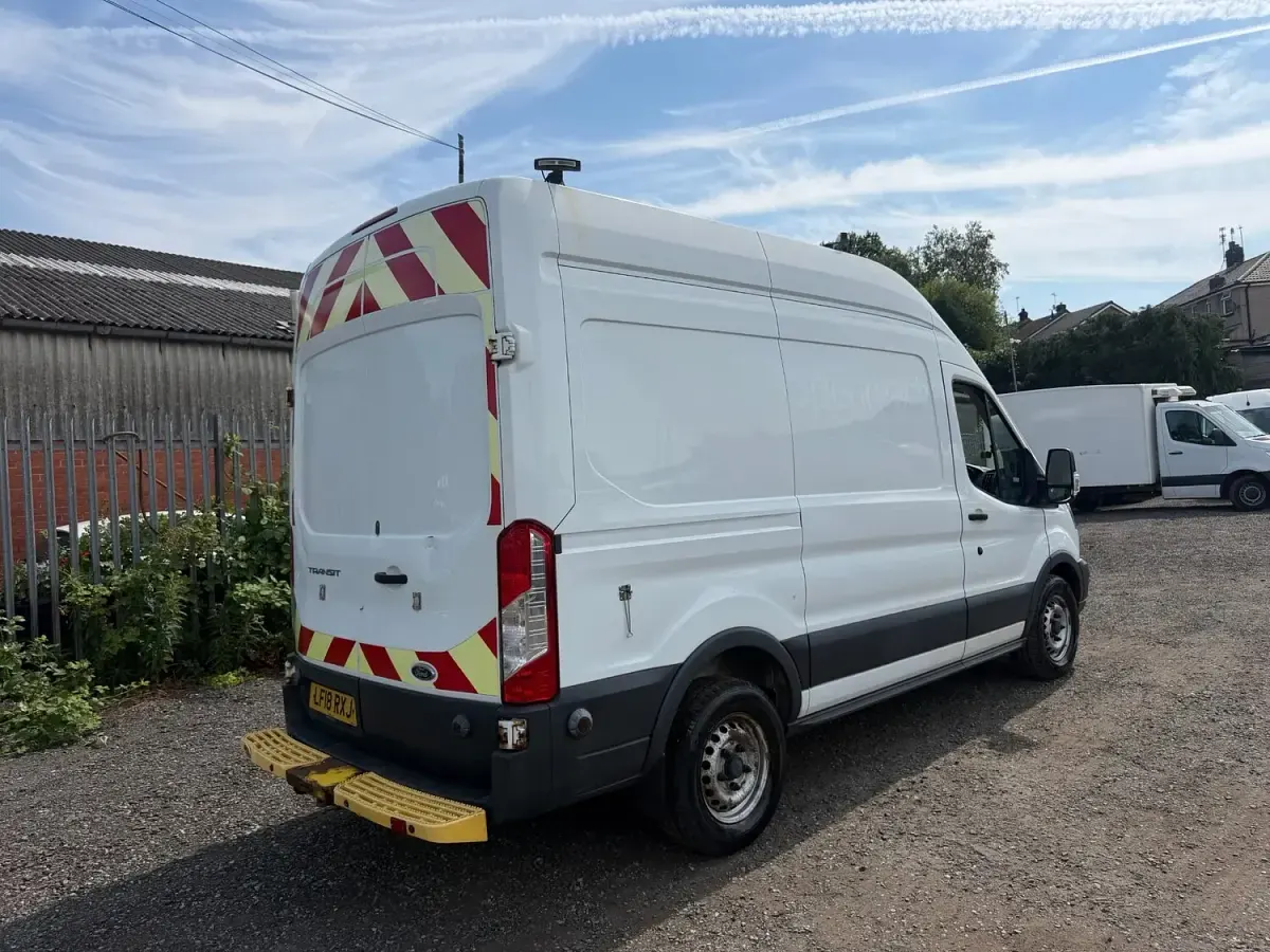 Used Ford Transit 130 HP (95 kW) 2018 White Van