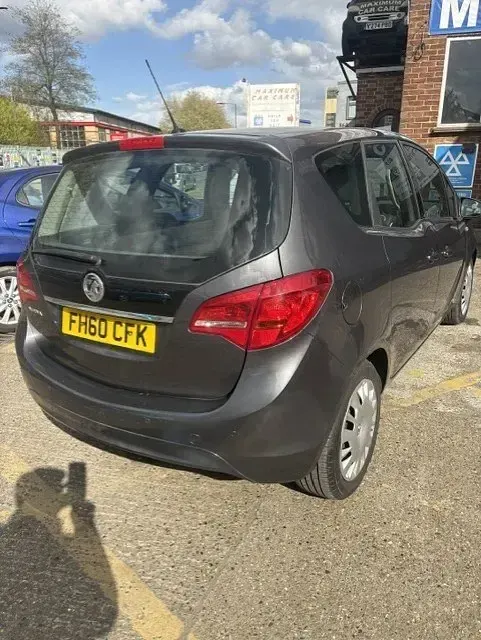 Used Vauxhall Meriva 100 HP (73 kW) 2011 Grey MPV