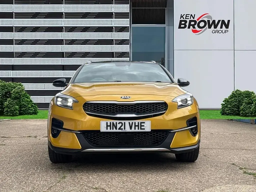 Used Kia XCeed First Edition 138 HP (101 kW) 2021 Yellow SUV