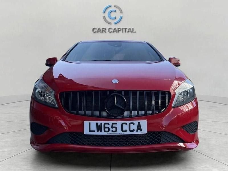 Used Mercedes A180 122 HP (89 kW) 2015 Red Hatchback