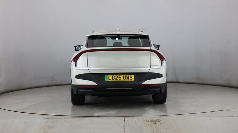 Used Kia EV6 125 kW (170 HP) 2024 White SUV