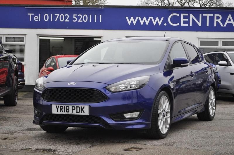 Used Ford Focus ST-Line 140 HP (102 kW) 2018 Blue Hatchback