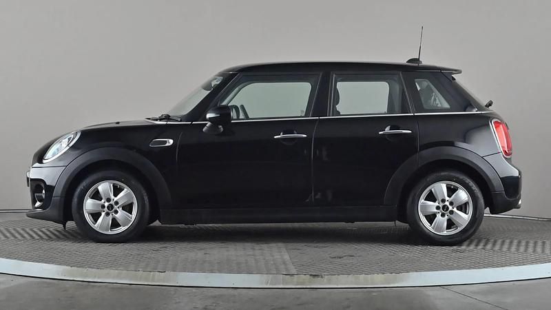 Used Mini Cooper Classic 136 HP (100 kW) 2019 Black Hatchback