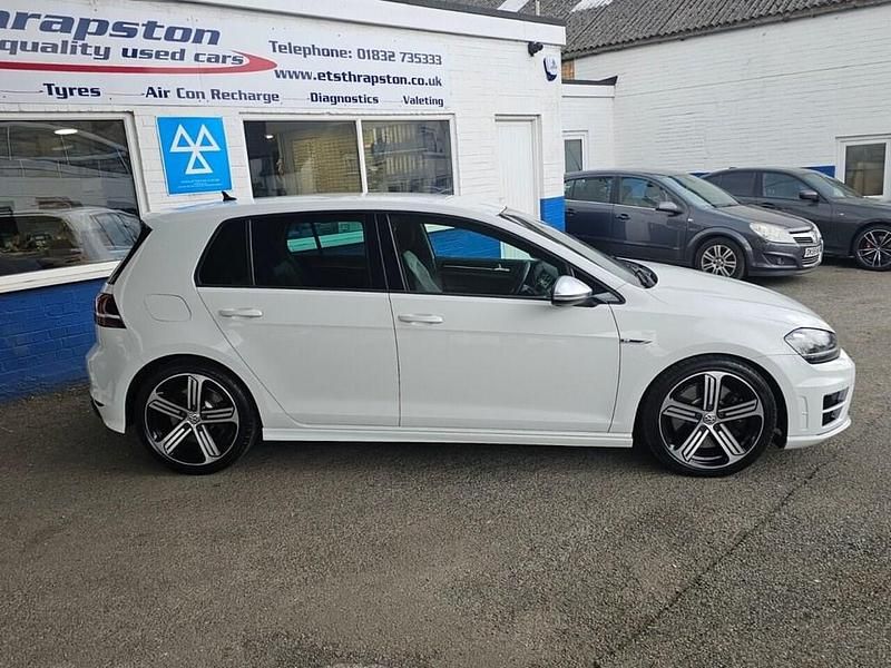 Begagnad VW Golf VII R 2016 Vit Halvkombi
