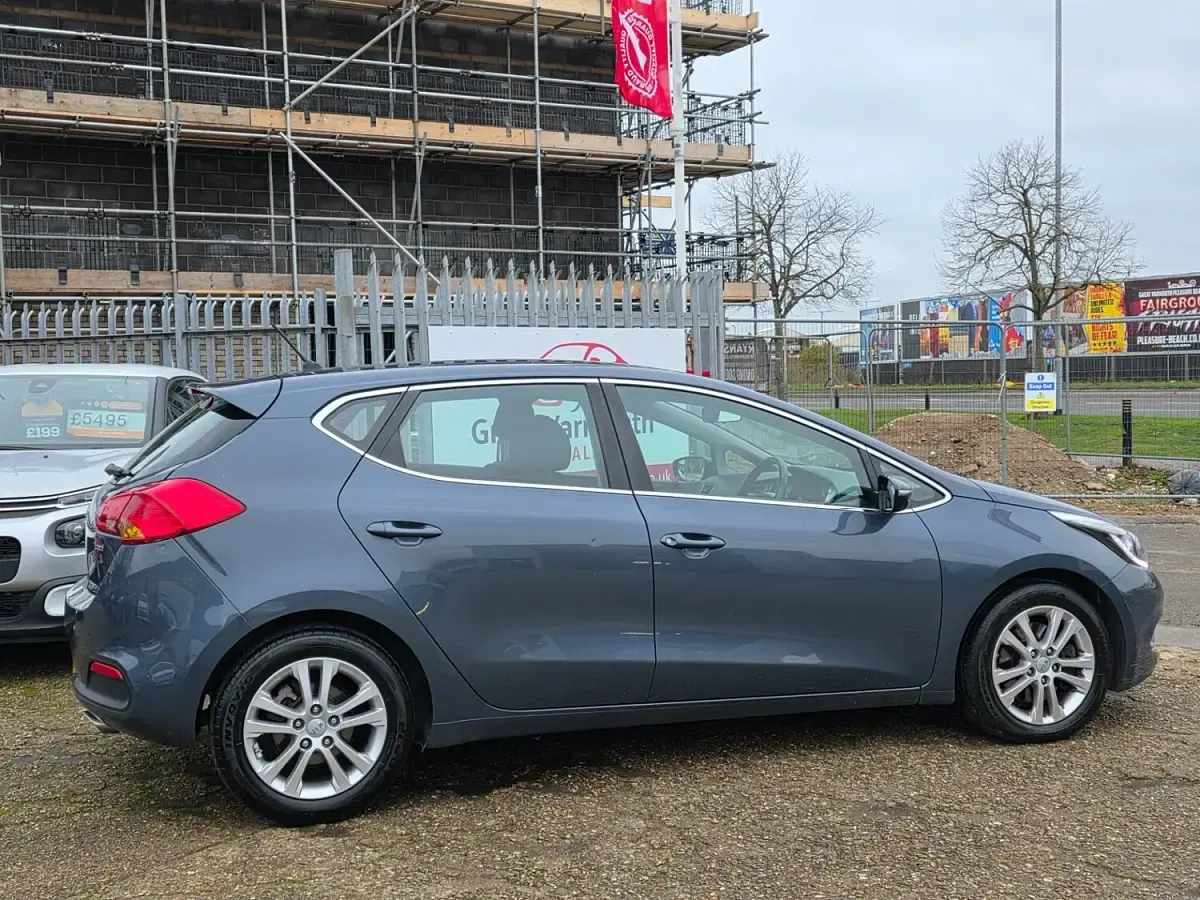 Used Kia Ceed 2015 Blue Hatchback