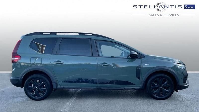 Blue Used 2023 Dacia Jogger Extreme MPV | £14,974 (Fair price) - Image 1/4