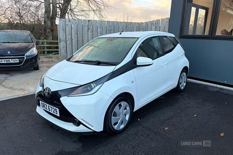 White Used 2016 Toyota Aygo X-play Hatchback | £7,950 (Good price) - Image 1/1