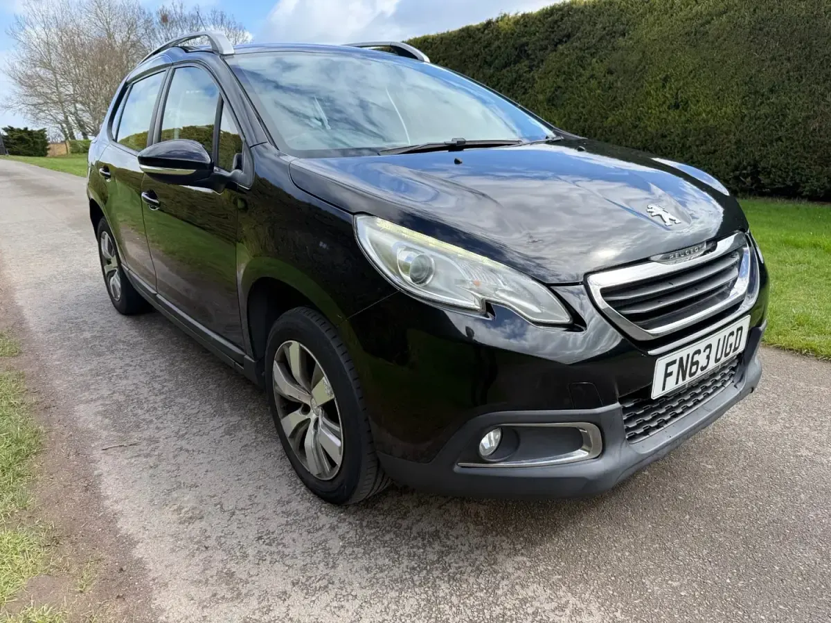 Second-hand Peugeot 2008 Active 82 CP (60 kW) 2013 Negru SUV