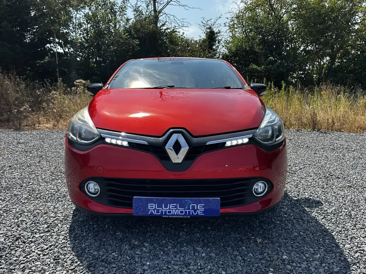 Used Renault Clio Dynamique 90 HP (66 kW) 2013 Red Hatchback