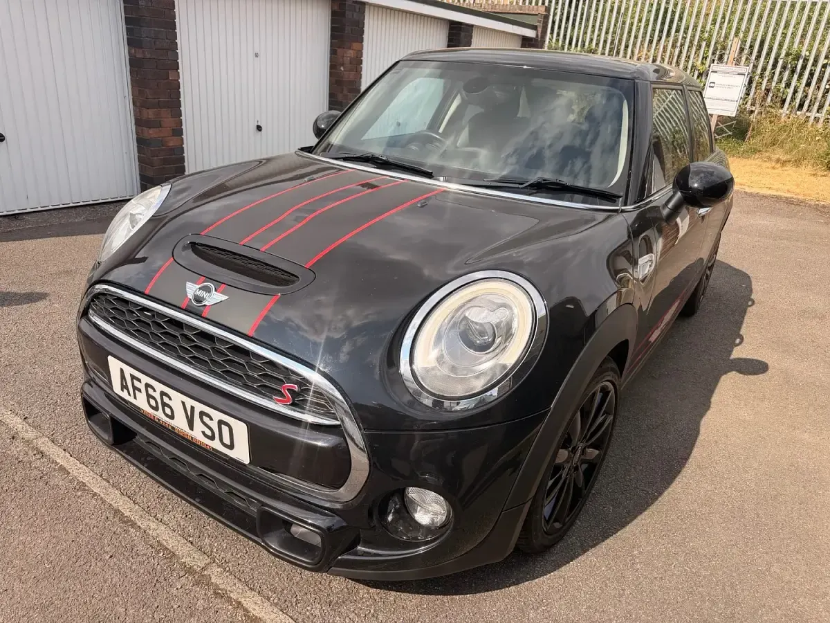 Used Mini Cooper S Hatch 192 HP (141 kW) 2016 Black Hatchback