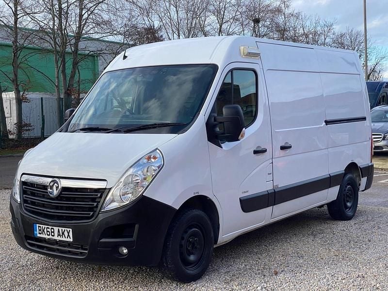 Used Vauxhall Movano 130 HP (95 kW) 2019 White MPV