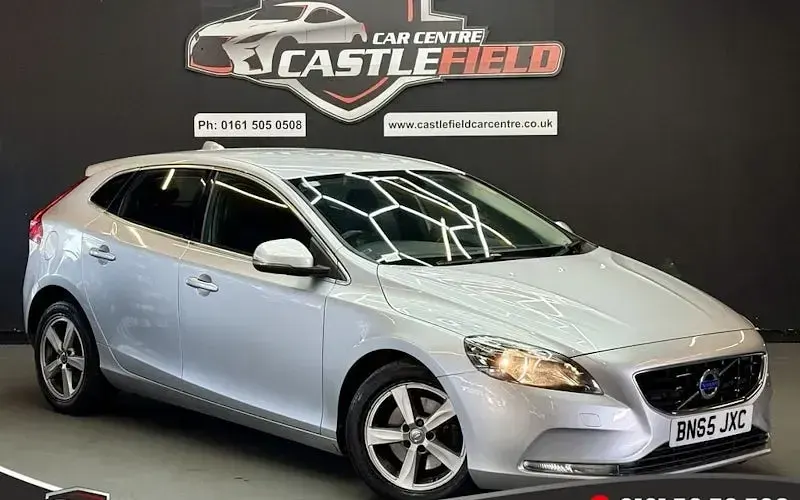 Used Volvo V40 SE 120 HP (88 kW) 2015 Hatchback