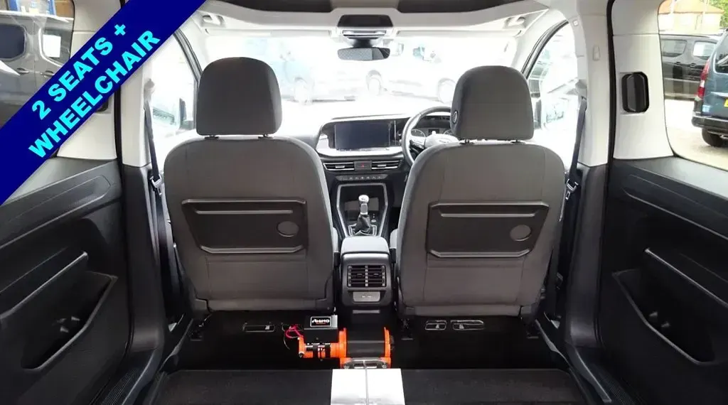 Used Ford Tourneo Connect Titanium 122 HP (89 kW) 2023 Silver MPV