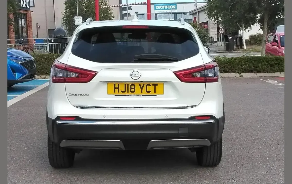 Used Nissan Qashqai Tekna 108 HP (79 kW) 2018 White SUV