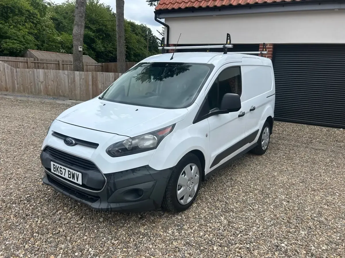 Usado Ford Transit Connect 75 HP (55 kW) 2017 Branco Monovolume