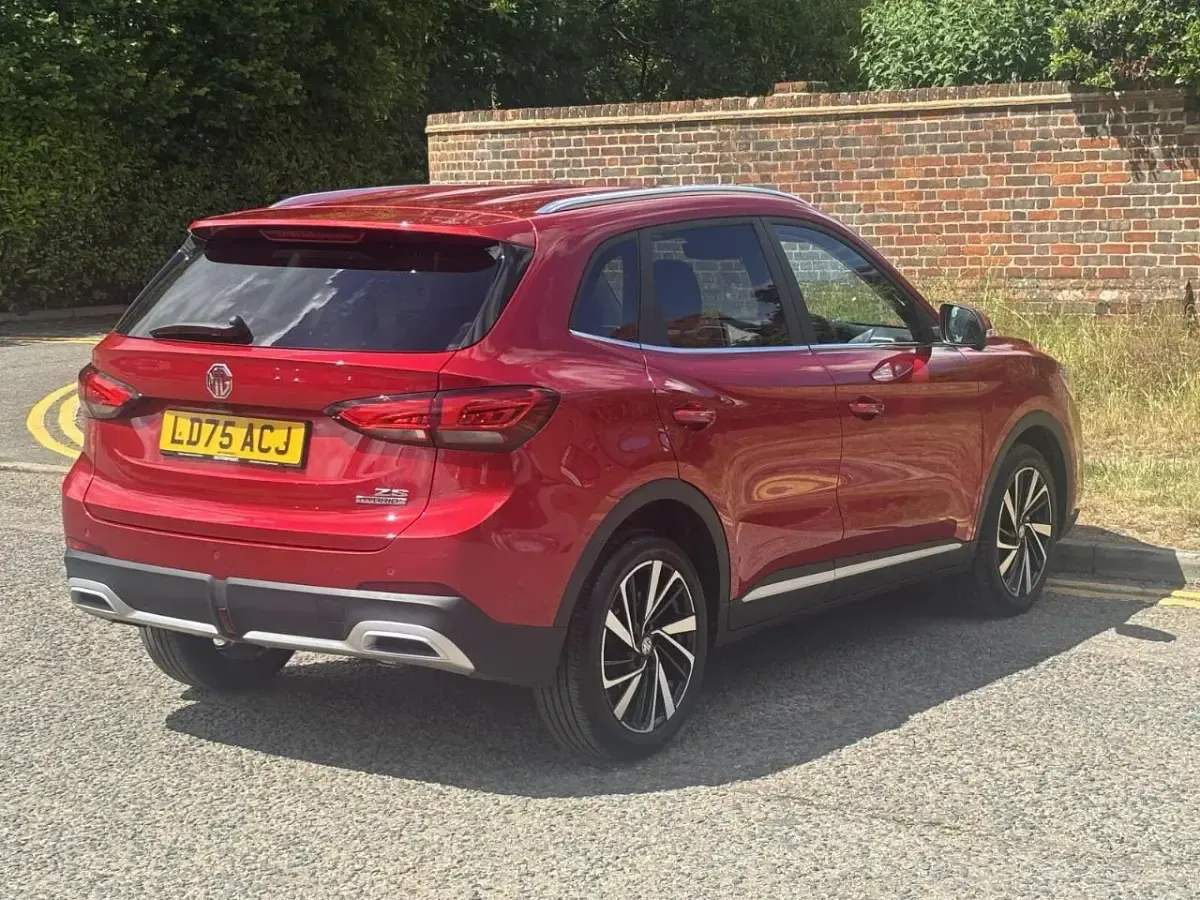 Used MG ZS Trophy 193 HP (141 kW) 2025 Red SUV