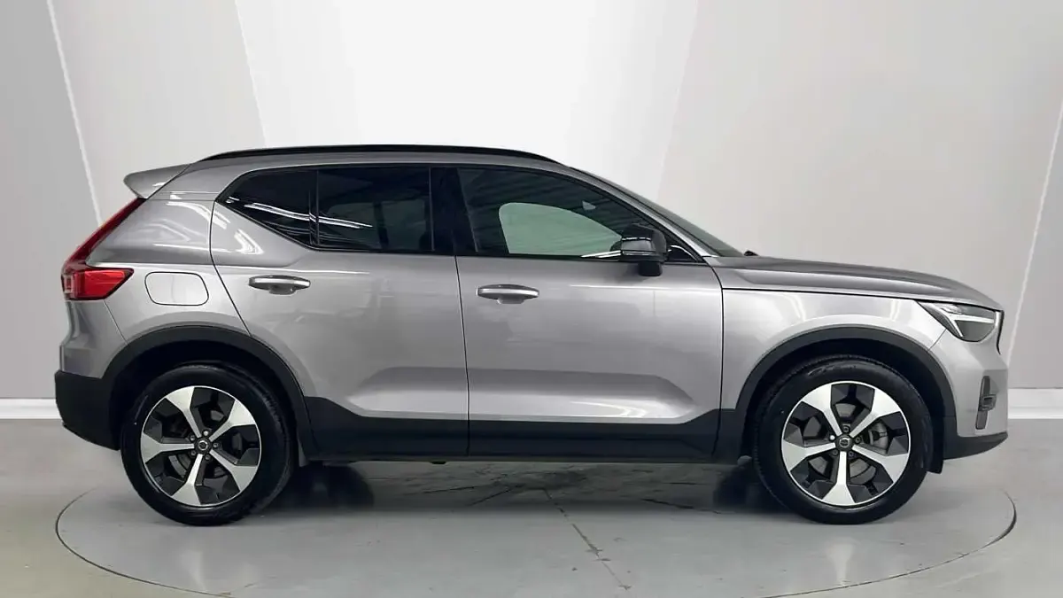 Used Volvo XC40 Plus 194 HP (142 kW) 2025 Silver SUV