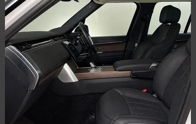 Used Land Rover Range Rover SE 296 HP (217 kW) 2024 White SUV