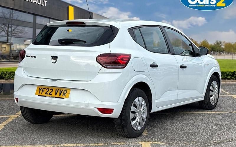 Used Dacia Sandero Essentiel 67 HP (49 kW) 2022 White Hatchback