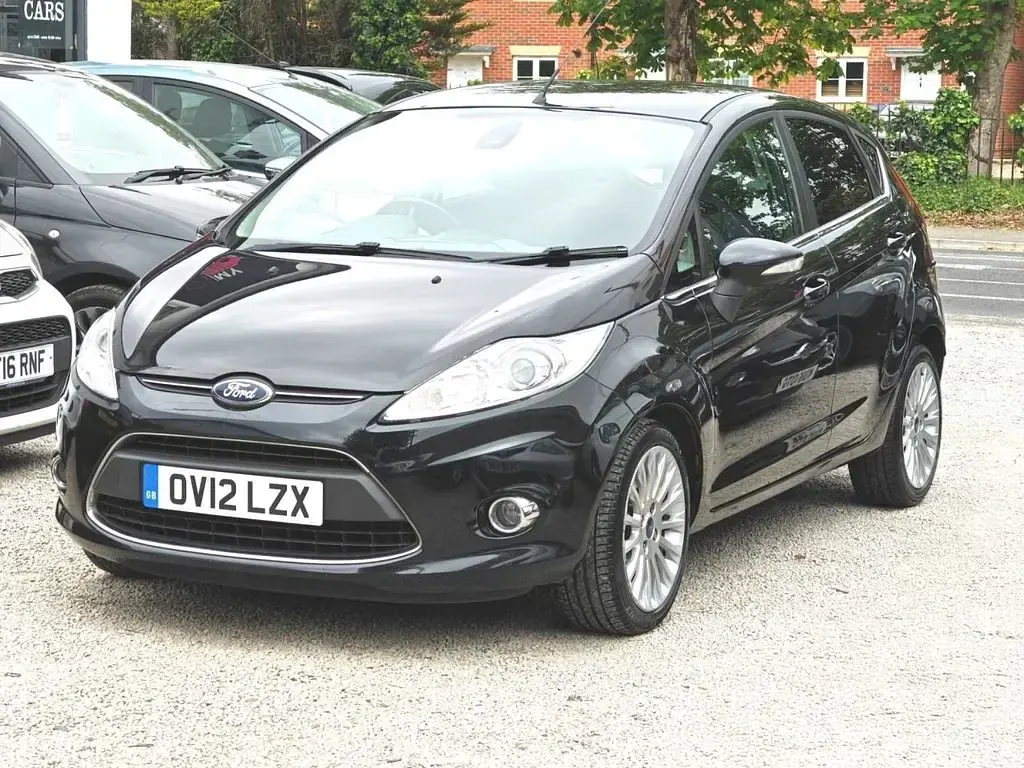 Używany Ford Fiesta Titanium 94 KM (69 kW) 2012 Czarny Hatchback