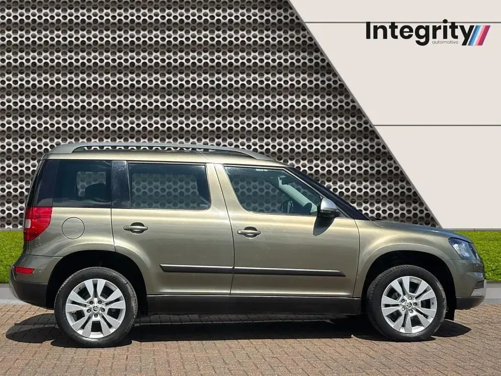 Used Skoda Yeti SE L 110 HP (80 kW) 2015 Green SUV