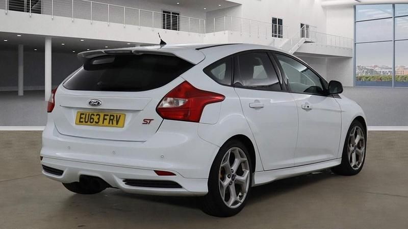 Used Ford Focus ST 2013 White Hatchback