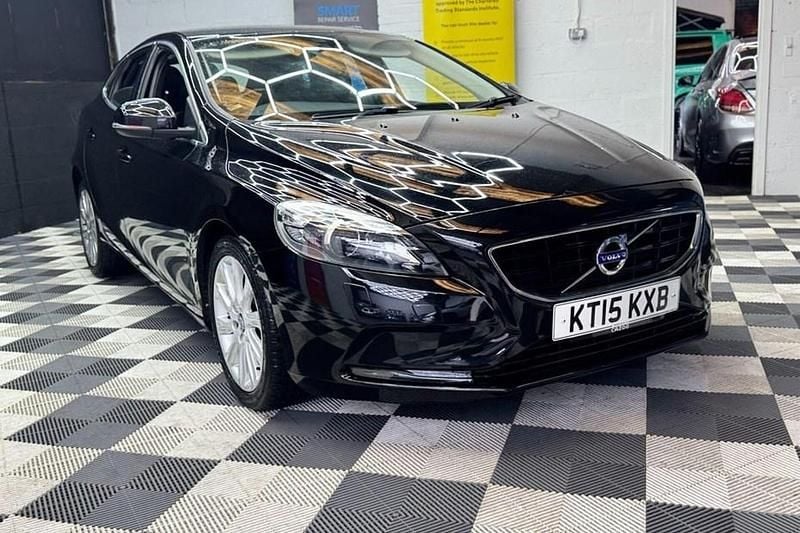Black Used 2015 Volvo V40 SE Lux Estate | £6,950 (Fair price) - Image 1/1
