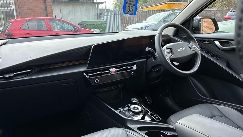 Image 3/4