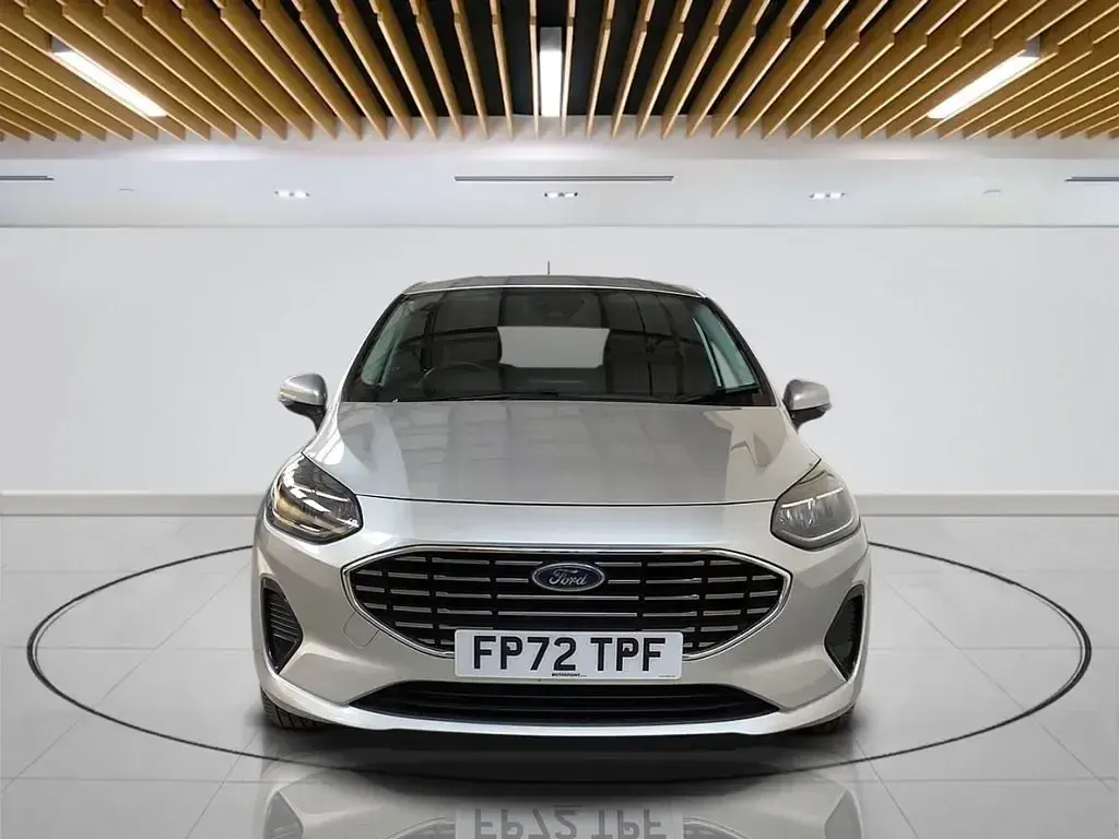 Second-hand Ford Fiesta Titanium 100 CP (73 kW) 2022 Argintiu Hatchback
