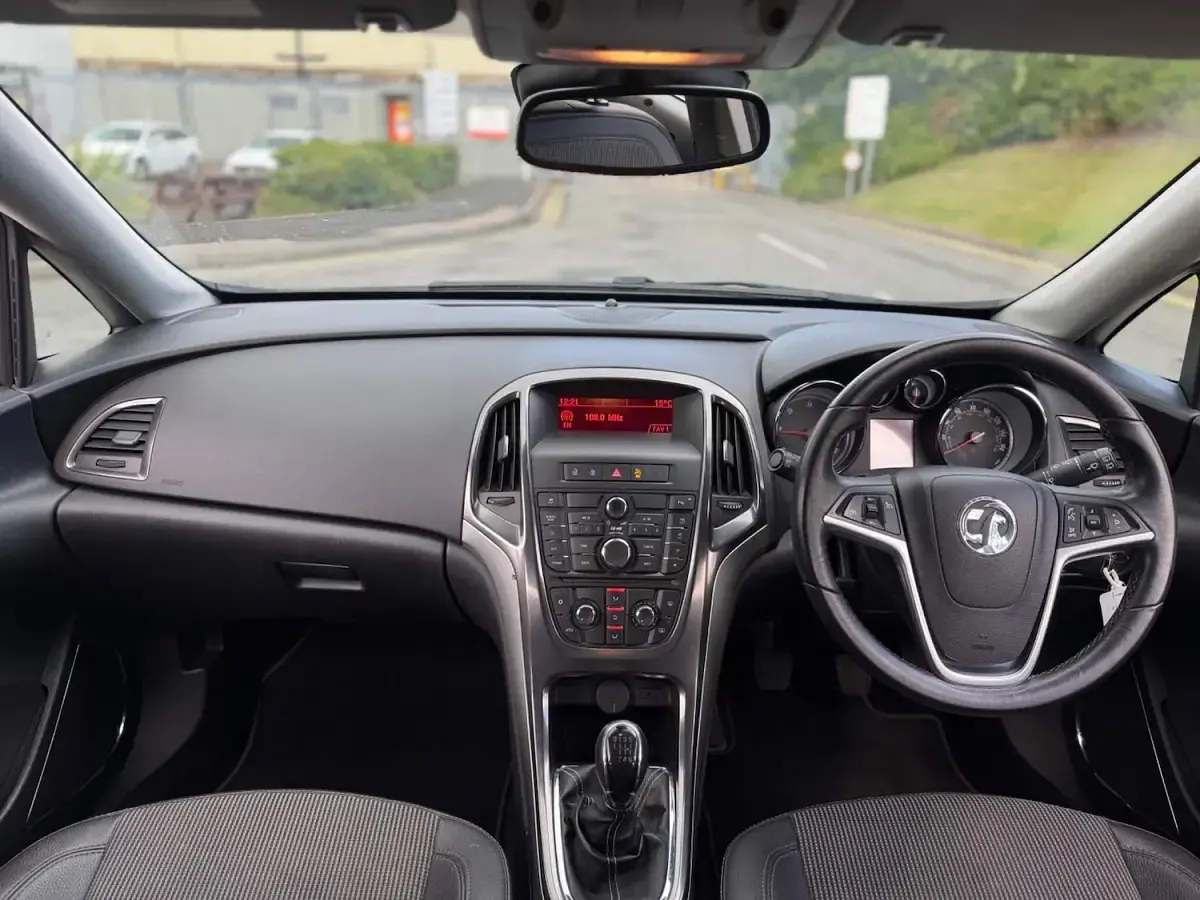 Used Vauxhall Astra 2011 Silver Hatchback