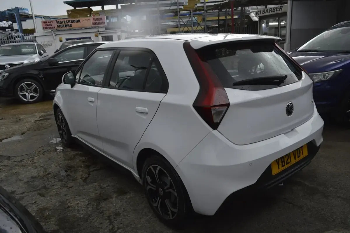 Used MG MG3 Exclusive 106 HP (77 kW) 2021 White Hatchback
