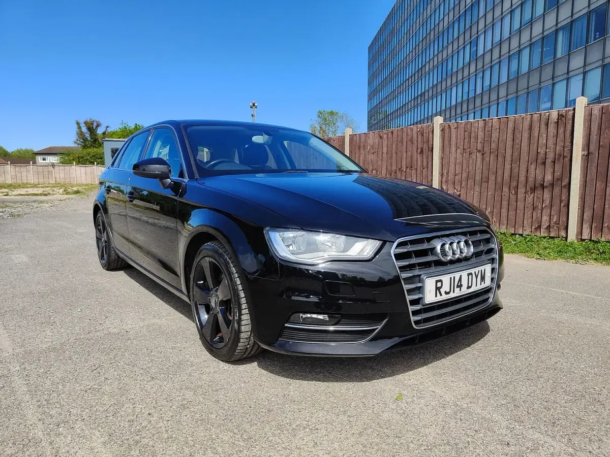 Used Audi A3 Sportback Sport 140 HP (102 kW) 2014 Black Hatchback