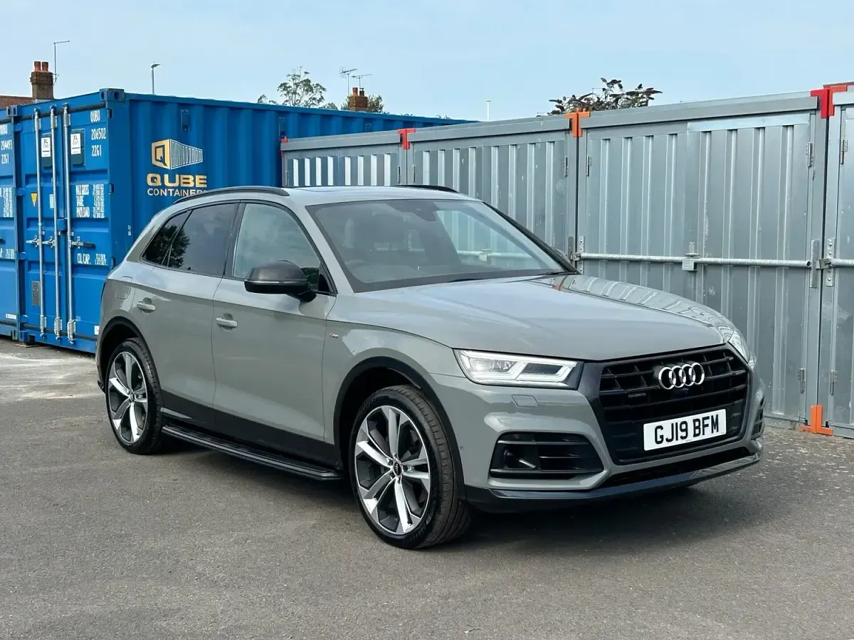 Used Audi Q5 Comfort 190 HP (139 kW) 2019 Grey SUV