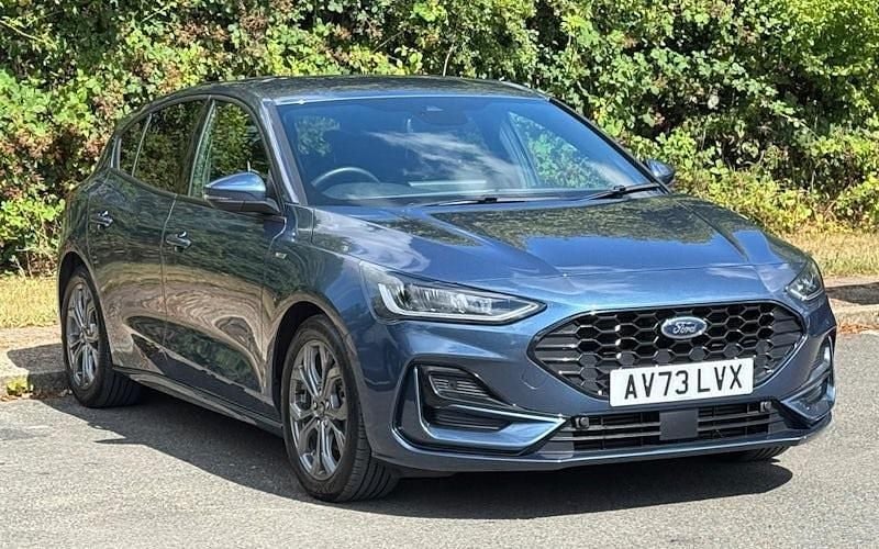 Used 2025 Ford Focus ST-Line Hatchback | £16,799 (Good price) - Image 1/4