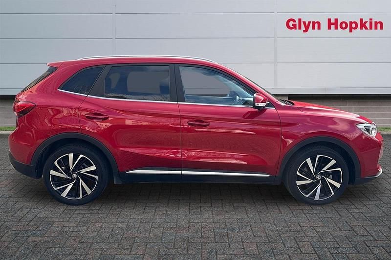 Used MG ZS Trophy 196 HP (144 kW) 2025 Red SUV