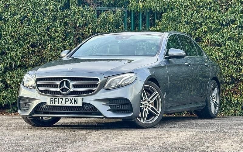 Usado Mercedes E220 AMG Line Premium Plus 194 CV (142 kW) 2019 Berlina