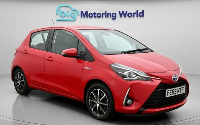Used Toyota Yaris Hybrid 101 HP (74 kW) 2019 Hatchback