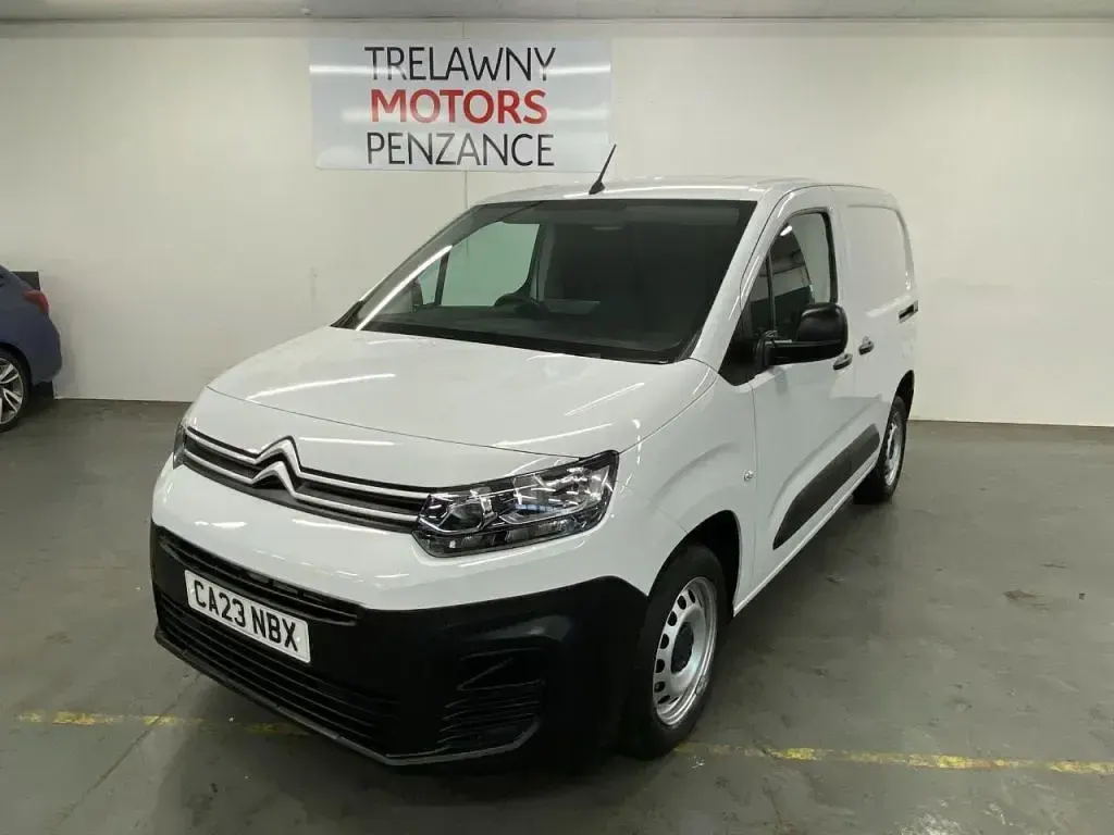 Used Citroën Berlingo 100 HP (73 kW) 2023 White MPV