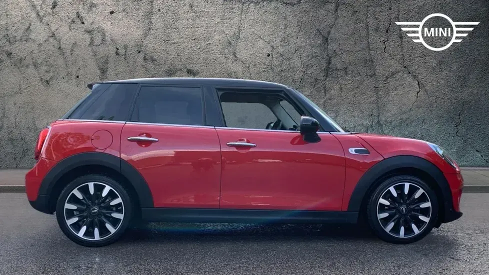 Used Mini Cooper Exclusive 136 HP (100 kW) 2019 Red Hatchback