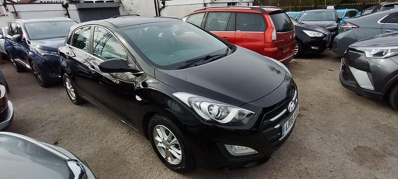 Used Hyundai i30 SE 110 HP (80 kW) 2016 Black Hatchback