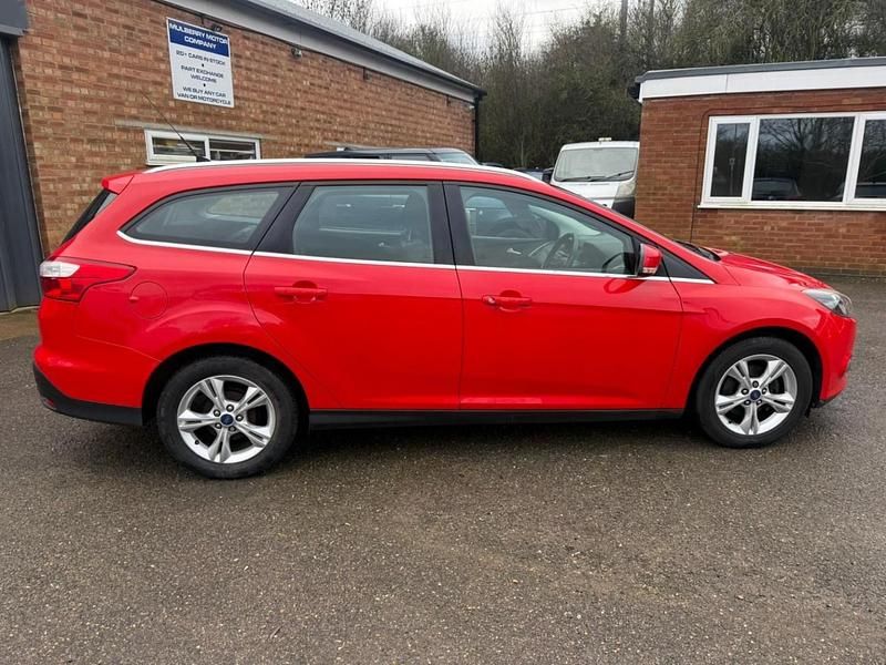 Used Ford Focus Zetec 2013 Red Estate