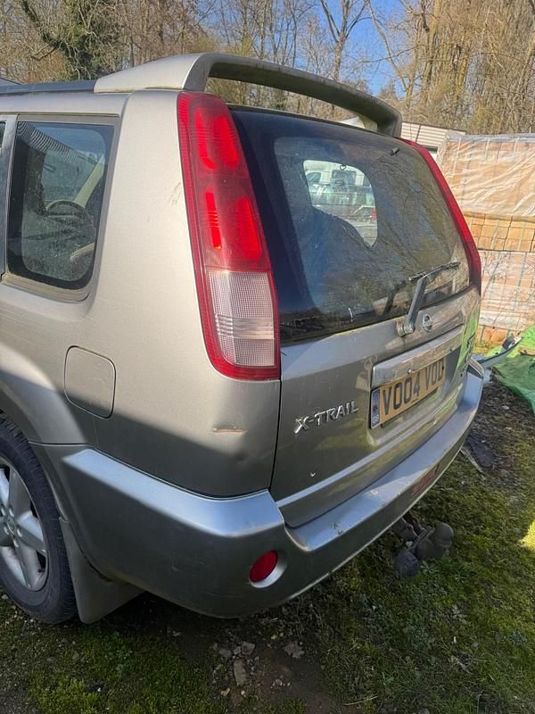 Used Nissan X-Trail 136 HP (100 kW) 2004 Silver SUV