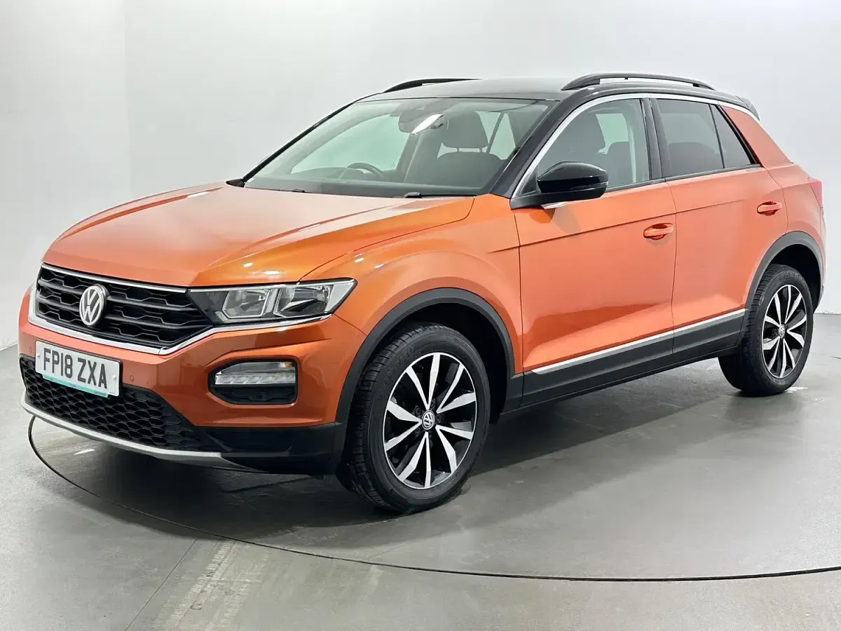 Used VW T-Roc Design 115 HP (84 kW) 2018 Orange SUV